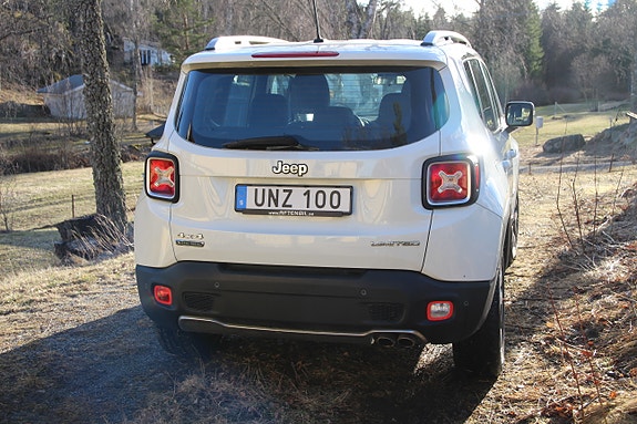 Jeep Renegade 2 of 5
