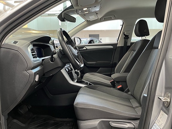 Volkswagen T-Roc 7 of 17