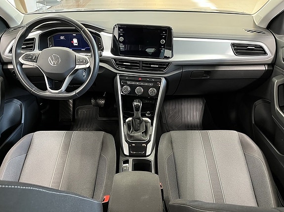 Volkswagen T-Roc 10 of 17