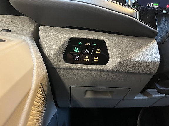 Volkswagen Multivan 25 of 25