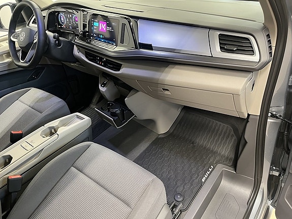 Volkswagen Multivan 15 of 25
