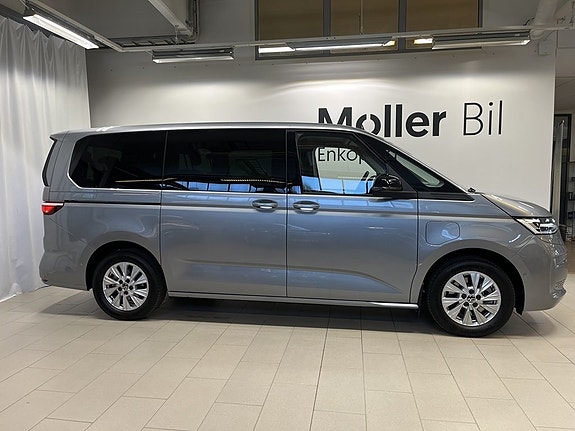 Volkswagen Multivan 2 of 25