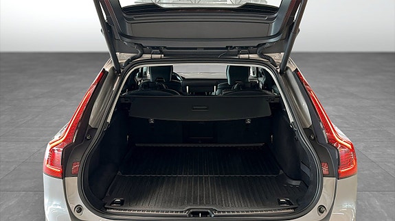 Volvo V90 10 of 14