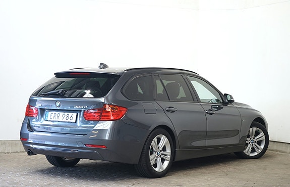 BMW 320d 4 of 5