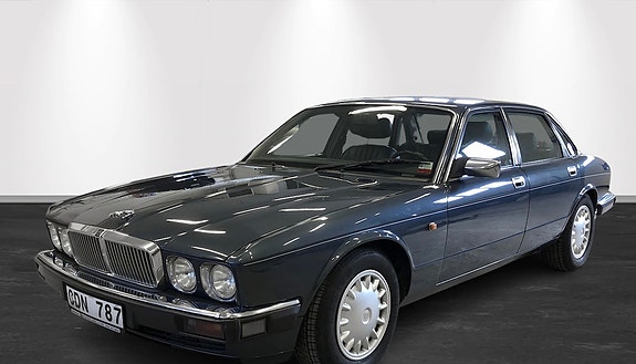 Jaguar XJ 7 of 11