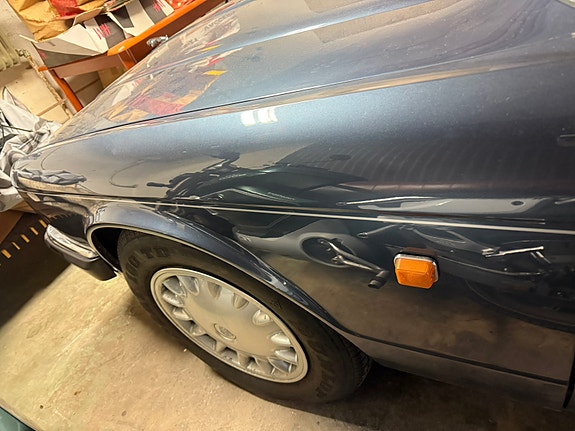 Jaguar XJ 4 of 5
