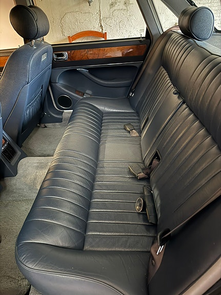 Jaguar XJ 2 of 5