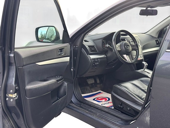 Subaru Outback 8 of 14