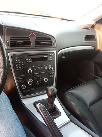 Volvo V70 8 of 10