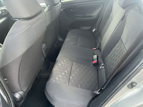 Toyota Yaris 7 of 10