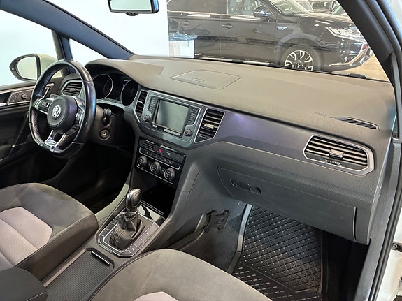 Volkswagen Golf Sportsvan 21 of 22