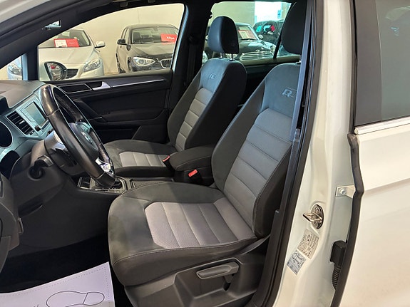 Volkswagen Golf Sportsvan 13 of 22