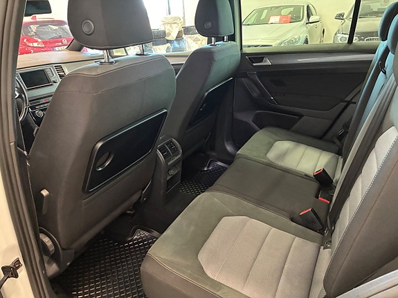 Volkswagen Golf Sportsvan 17 of 22