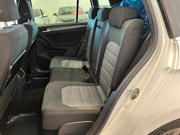 Volkswagen Golf Sportsvan 16 of 22