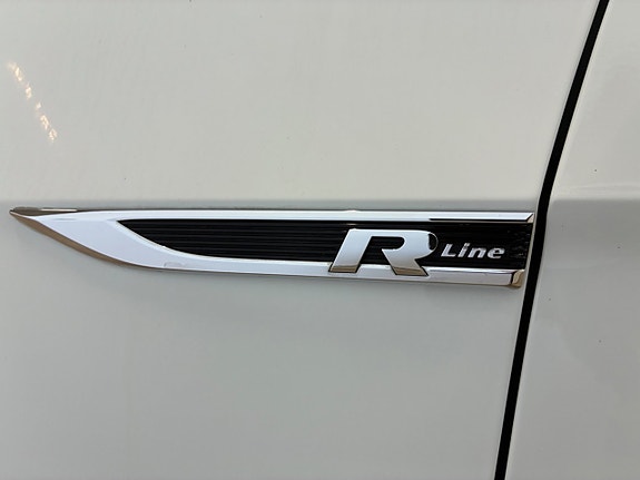 Volkswagen Golf Sportsvan 10 of 22
