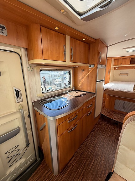 Hymer B 698 CL 158HK (Kamkedja) Queensbed & hyttsäng! Stort garage! 7 of 18