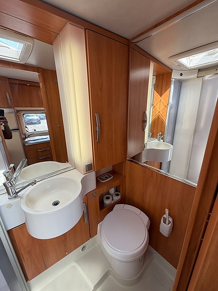Hymer B 698 CL 158HK (Kamkedja) Queensbed & hyttsäng! Stort garage! 11 of 18