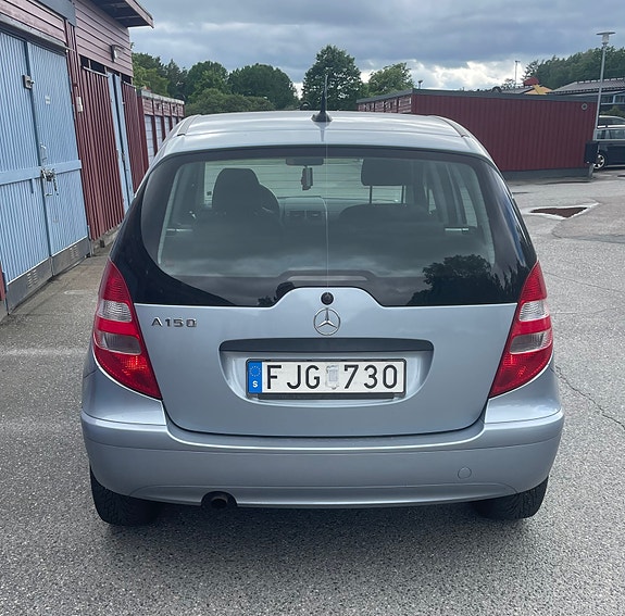 Mercedes-Benz A150 3 of 8