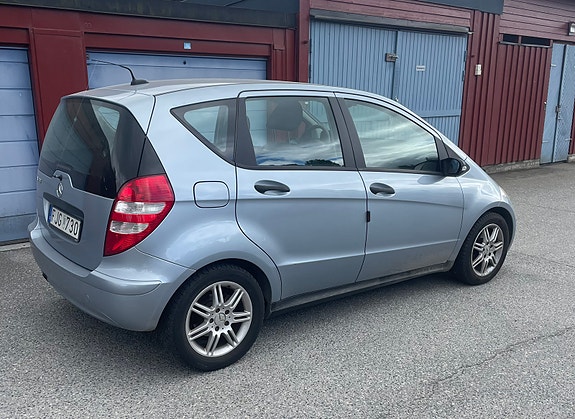 Mercedes-Benz A150 4 of 8