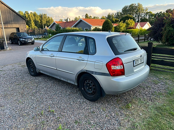 Kia Cerato 2 of 7