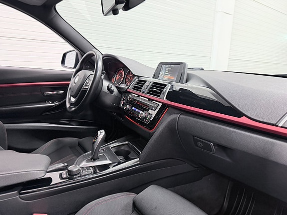 BMW 318d 17 of 19