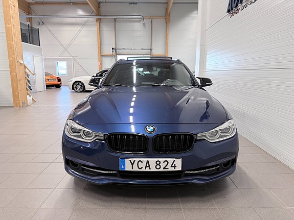 BMW 318d 2 of 5