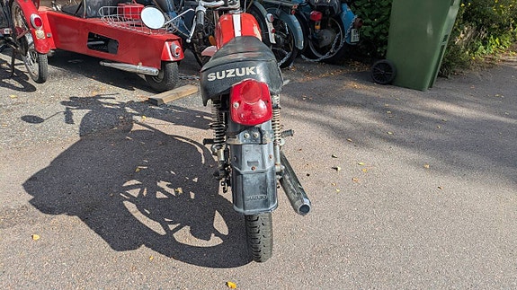 Suzuki GT50 3 of 12