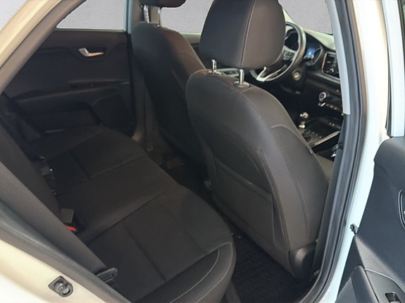 Kia Rio 13 of 21