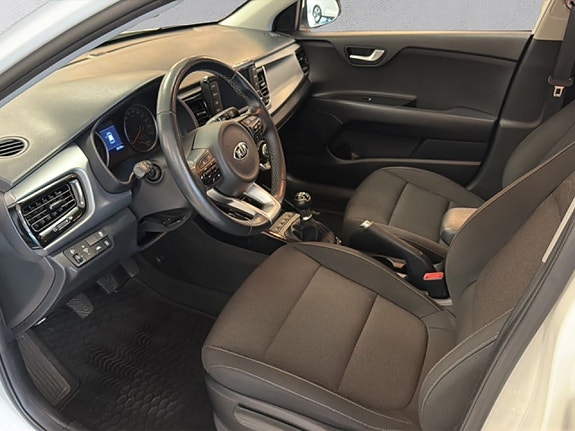 Kia Rio 10 of 21