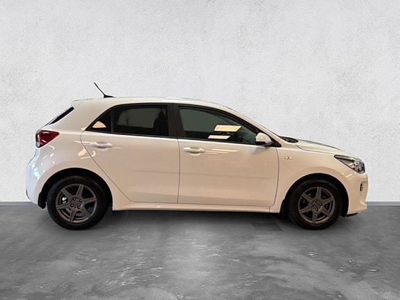 Kia Rio 6 of 21