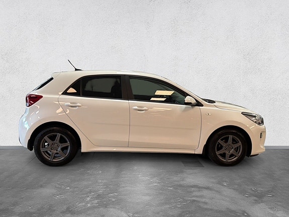 Kia Rio 6 of 21