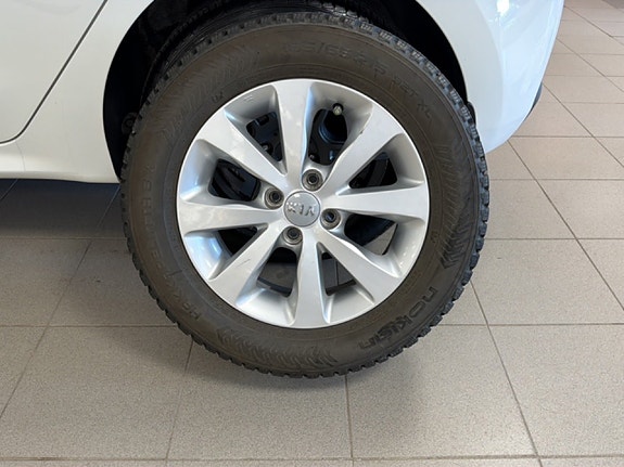 Kia Rio 21 of 21
