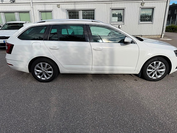 Skoda Octavia 8 of 21