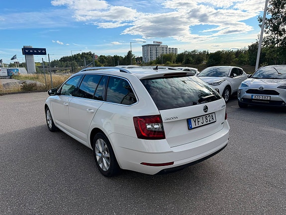 Skoda Octavia 2 of 21