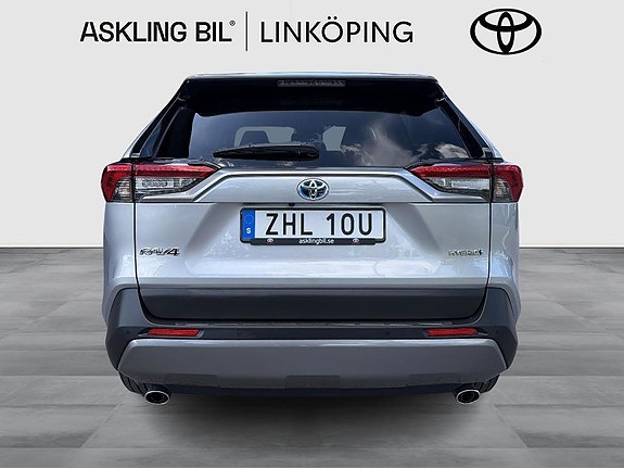 Toyota RAV4 5 of 5