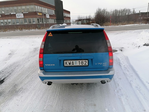 Volvo XC70 4 of 5