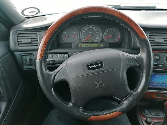 Volvo XC70 5 of 5