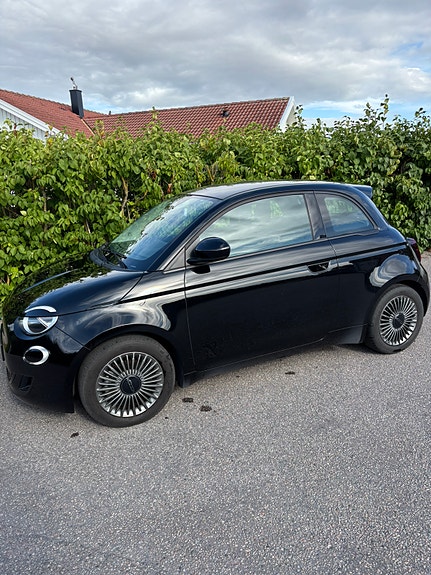Fiat 500e 2 of 5