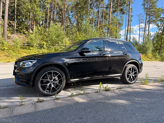 Mercedes-Benz GLC300 de 4 of 5