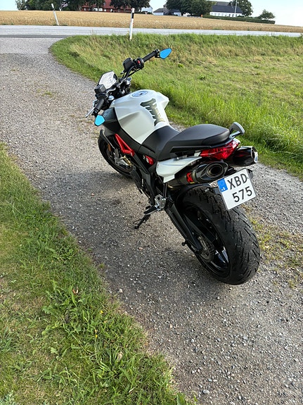 Aprilia Shiver 900 4 of 5