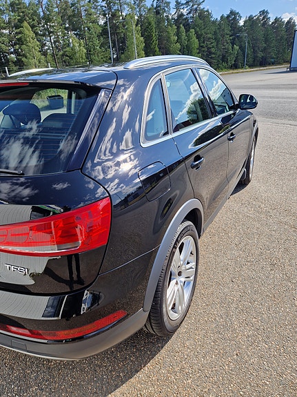 Audi Q3 3 of 5
