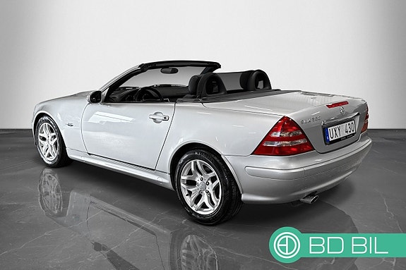 Mercedes-Benz SLK230 4 of 5