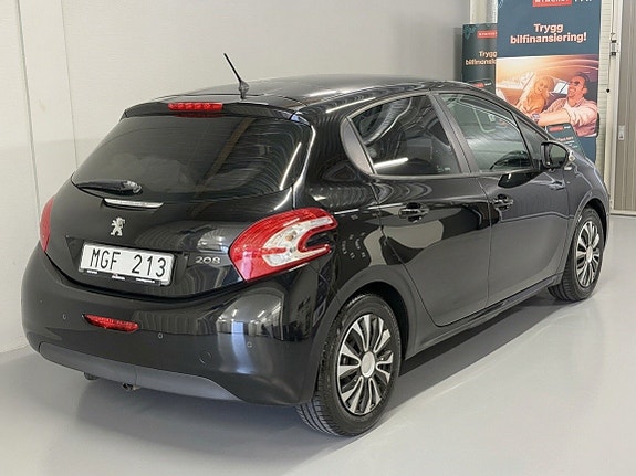 Peugeot 208 4 of 5
