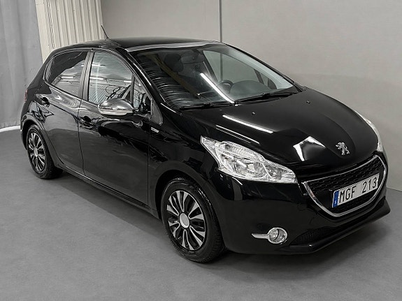 Peugeot 208 3 of 5