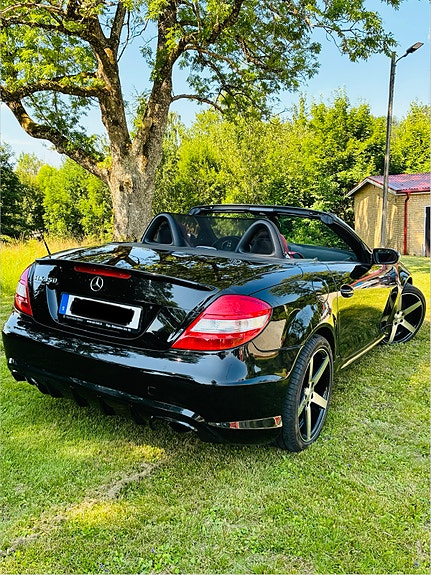 Mercedes-Benz SLK350 4 of 5