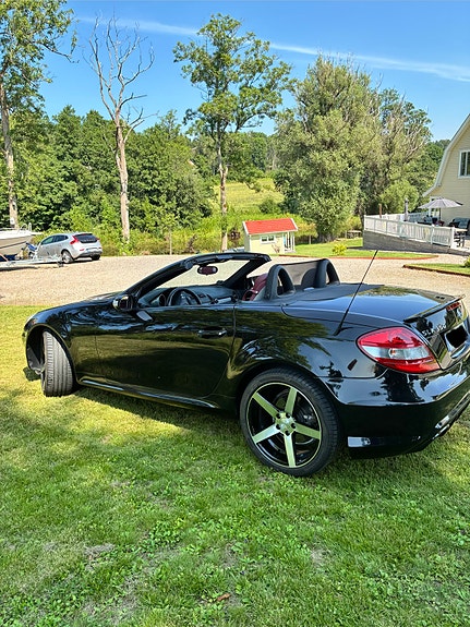 Mercedes-Benz SLK350 3 of 5