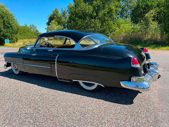 Cadillac Coupé DeVille 4 of 8