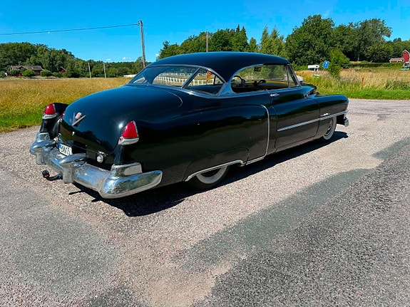 Cadillac Coupé DeVille 3 of 8