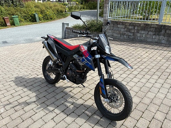Aprilia SX 125 3 of 5
