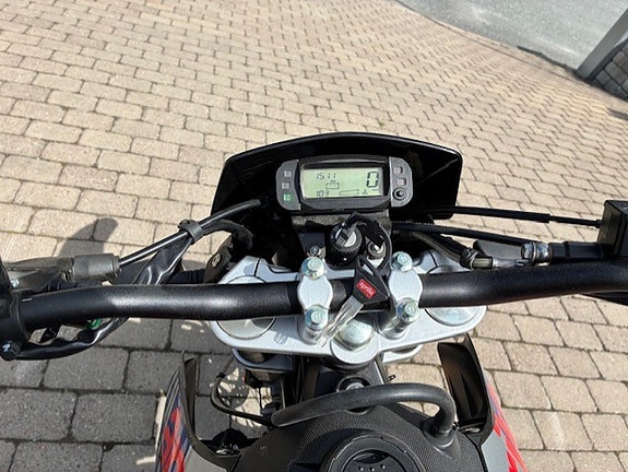 Aprilia SX 125 4 of 5